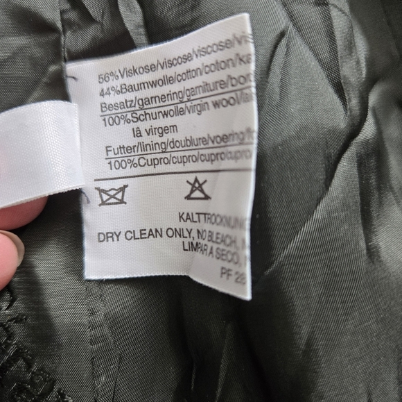 LOUIS FERAUD Paris Designer Black Faux/ Crushed Velvet Fur Jacket. Size 8 - Picture 13 of 16